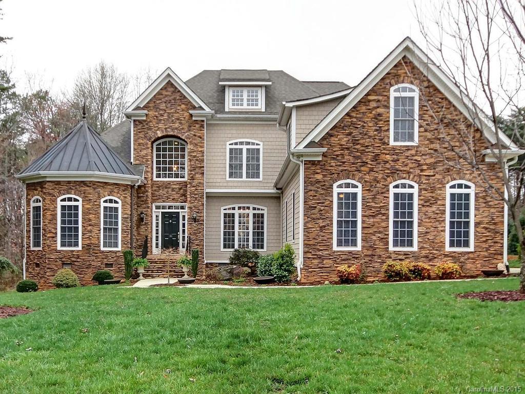 134 Poinsettia Lane