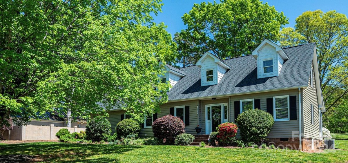 4057 Wandering Lane