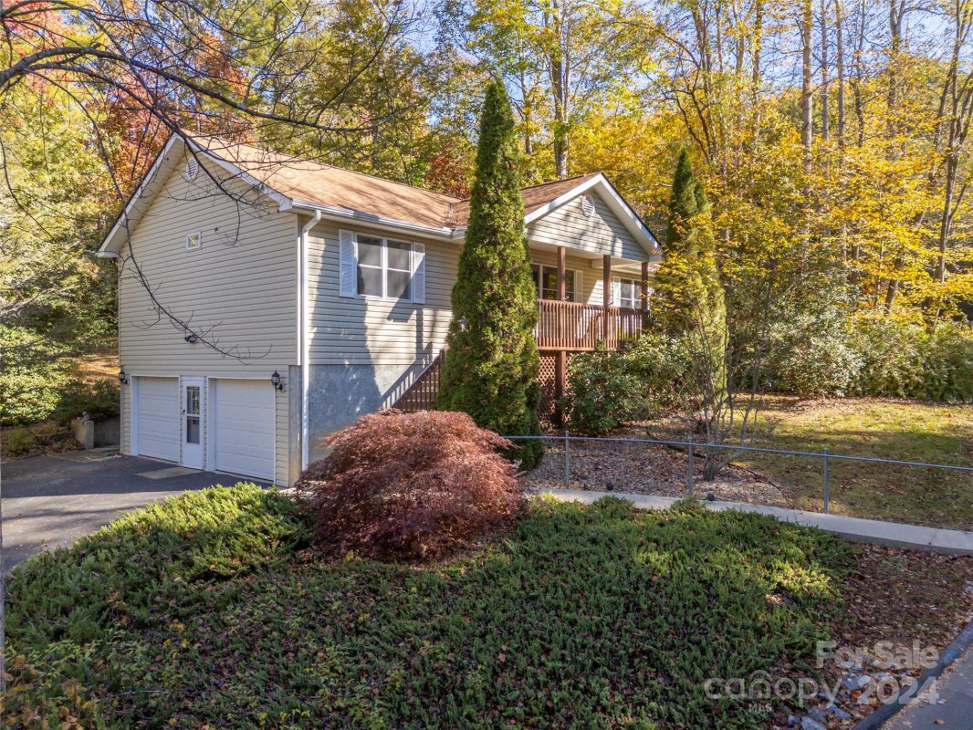 103 Lone Eagle Lane