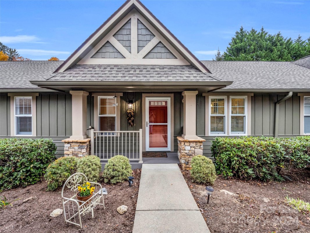 402 Fox Den Court
