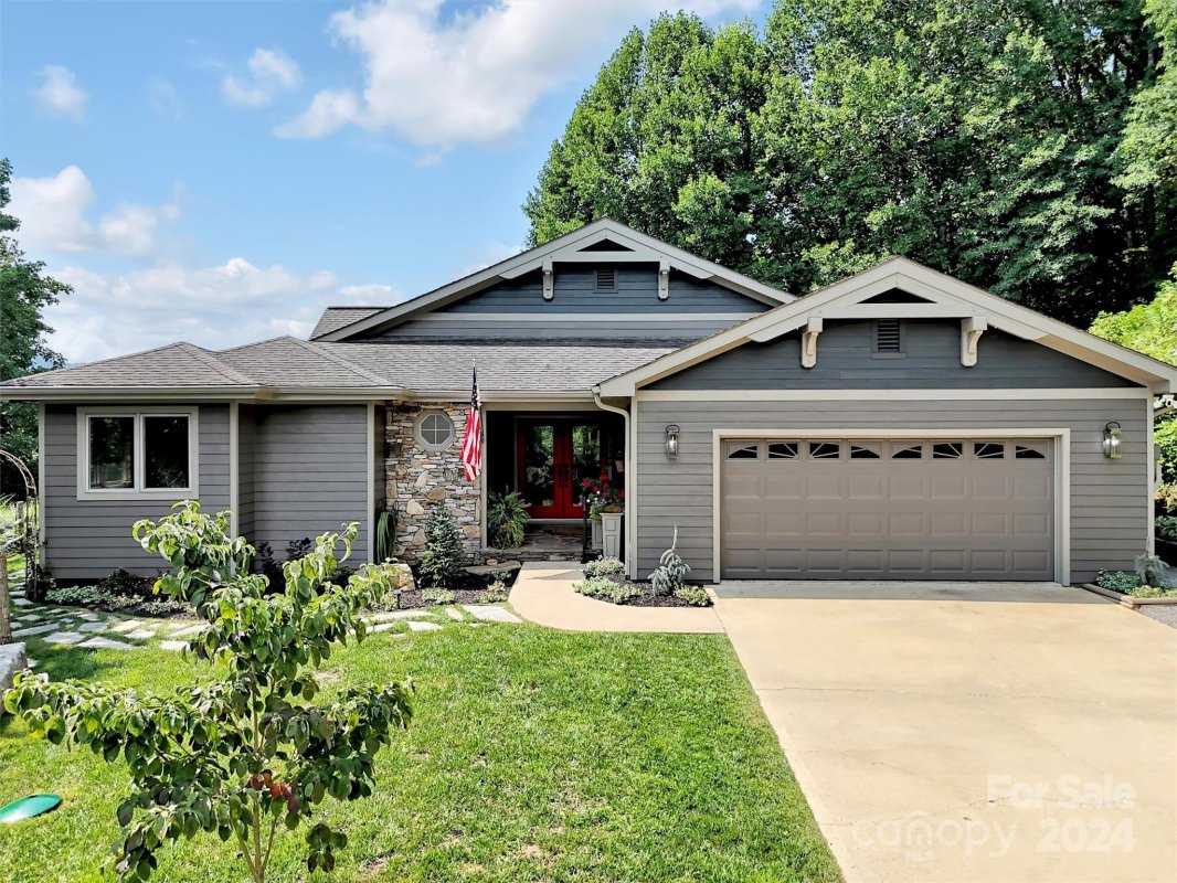 145 Masterview Lane