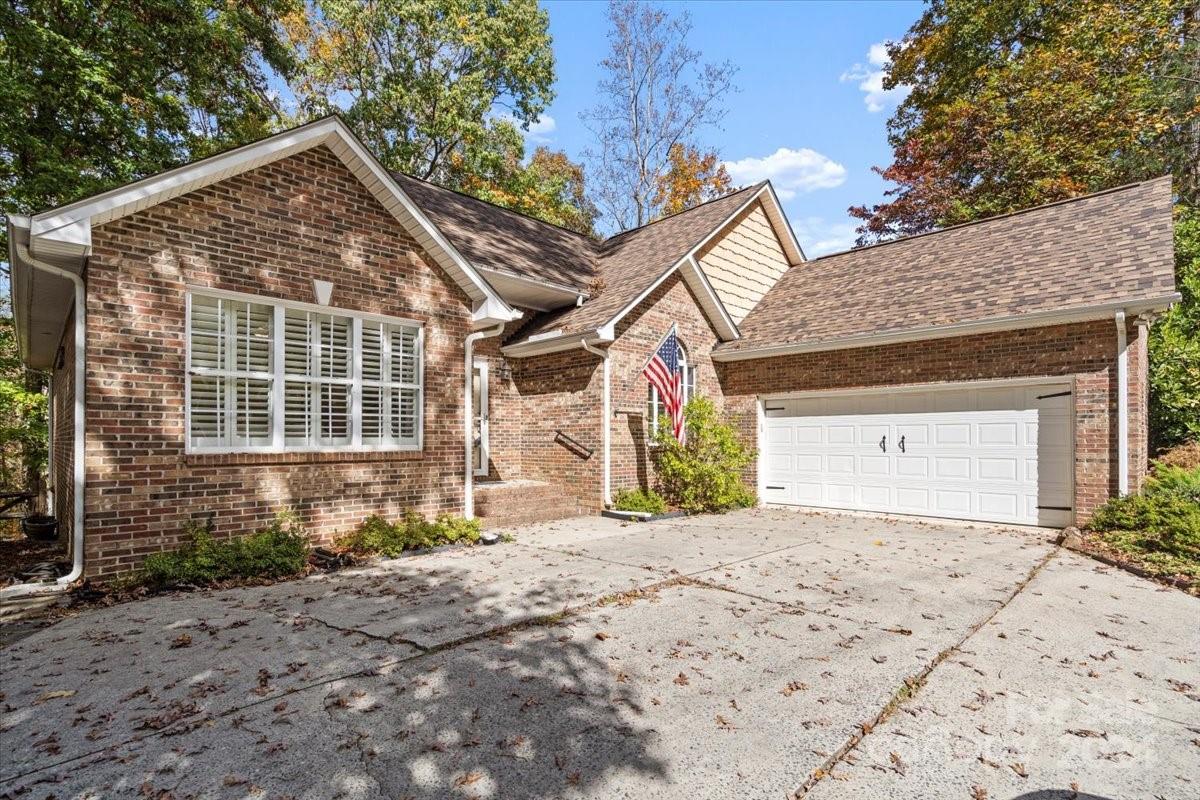 7877 Golf Course Drive