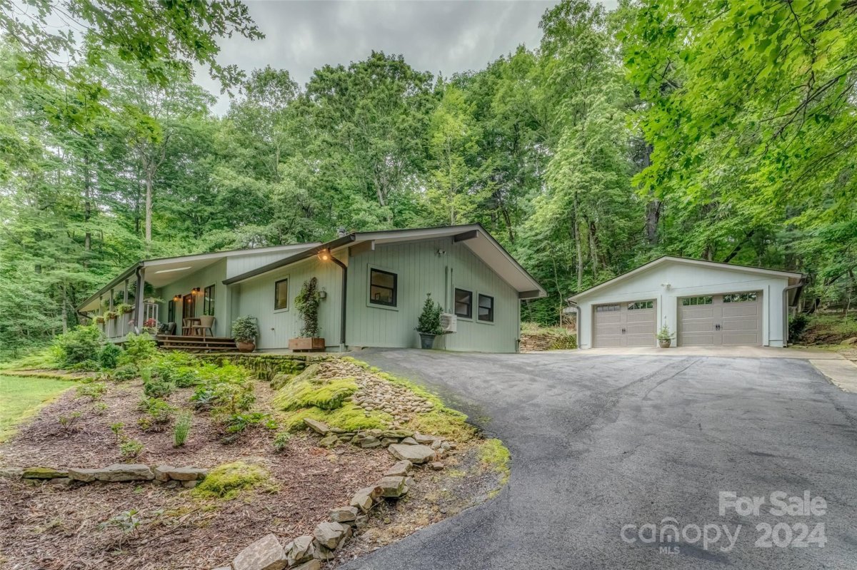 1367 Cardinal Road