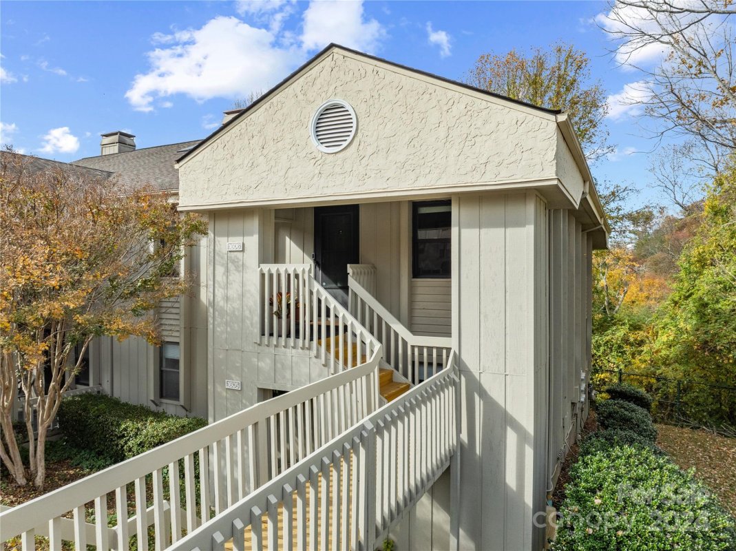 1606 Abbey Circle