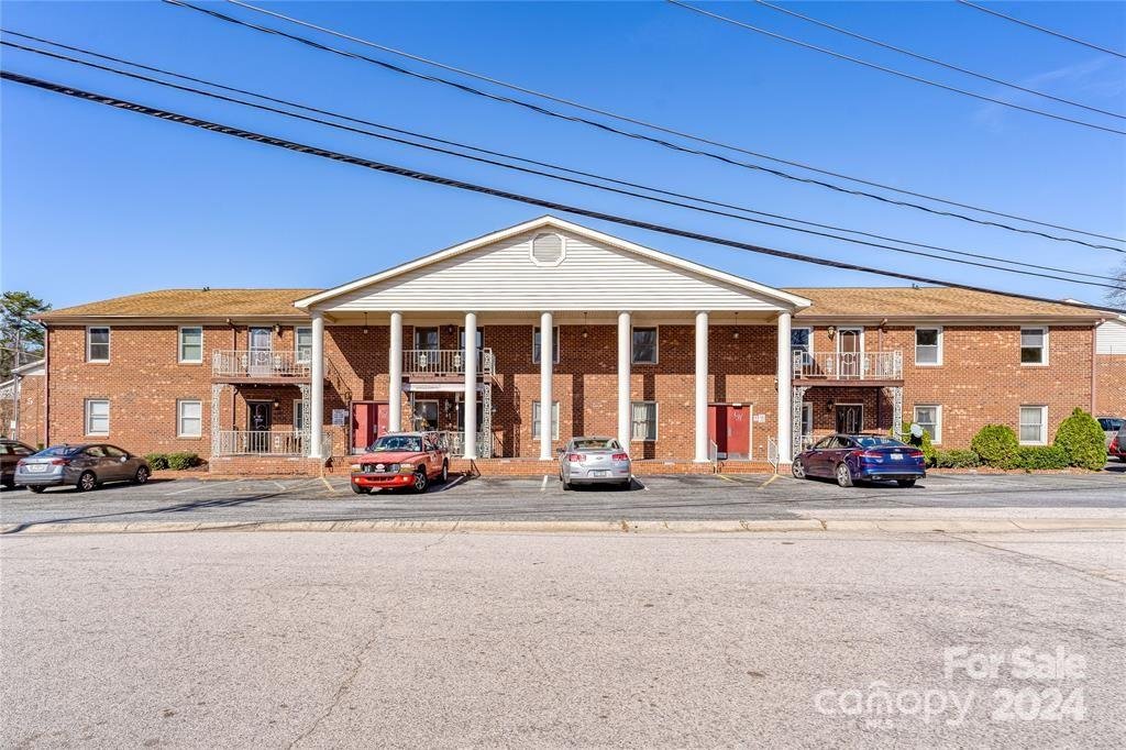 2123 Carriage Woods Lane