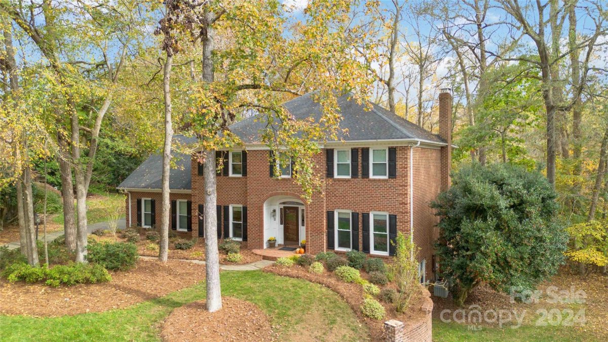 841 Stanhope Lane