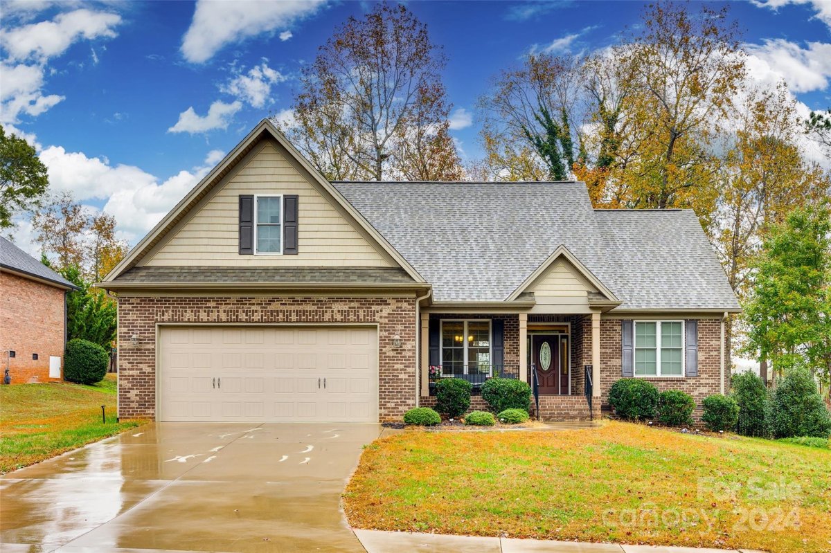 1326 Moonshadow Lane