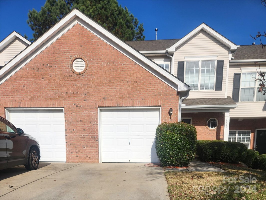 8527 Carolina Lily Lane