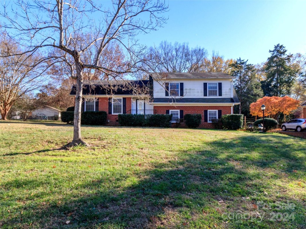 6925 Lancer Drive