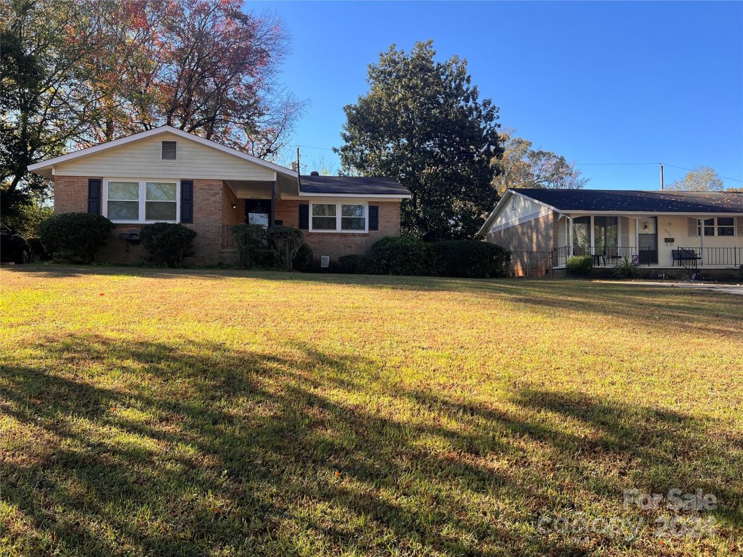 4042 Uppergate Lane