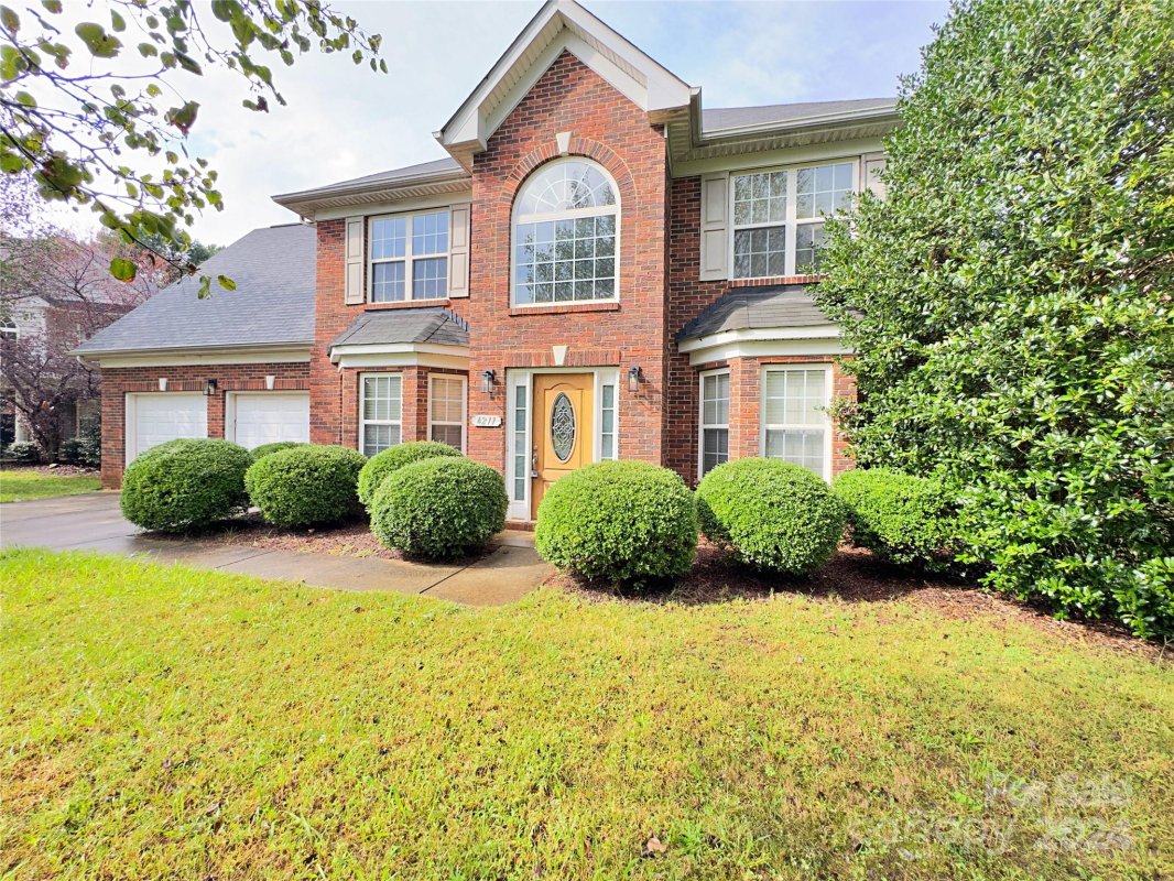 4211 Greenfield Circle