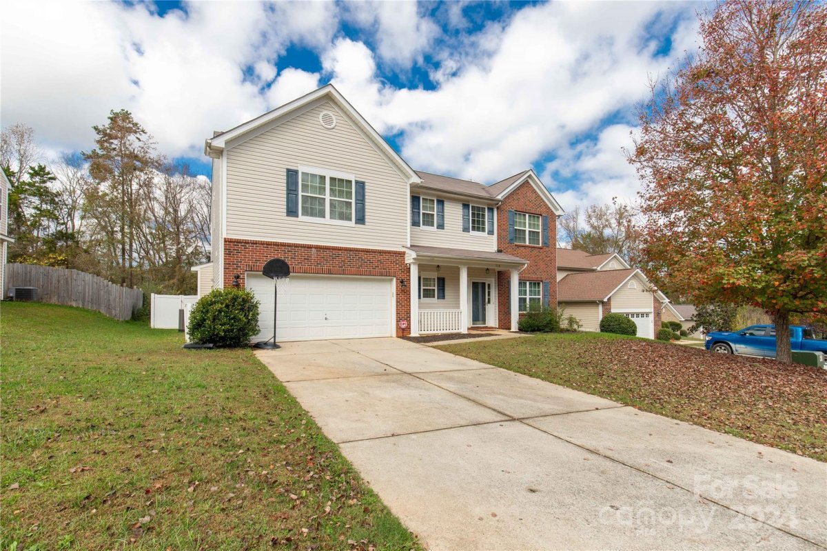 718 Rocky Grove Glen