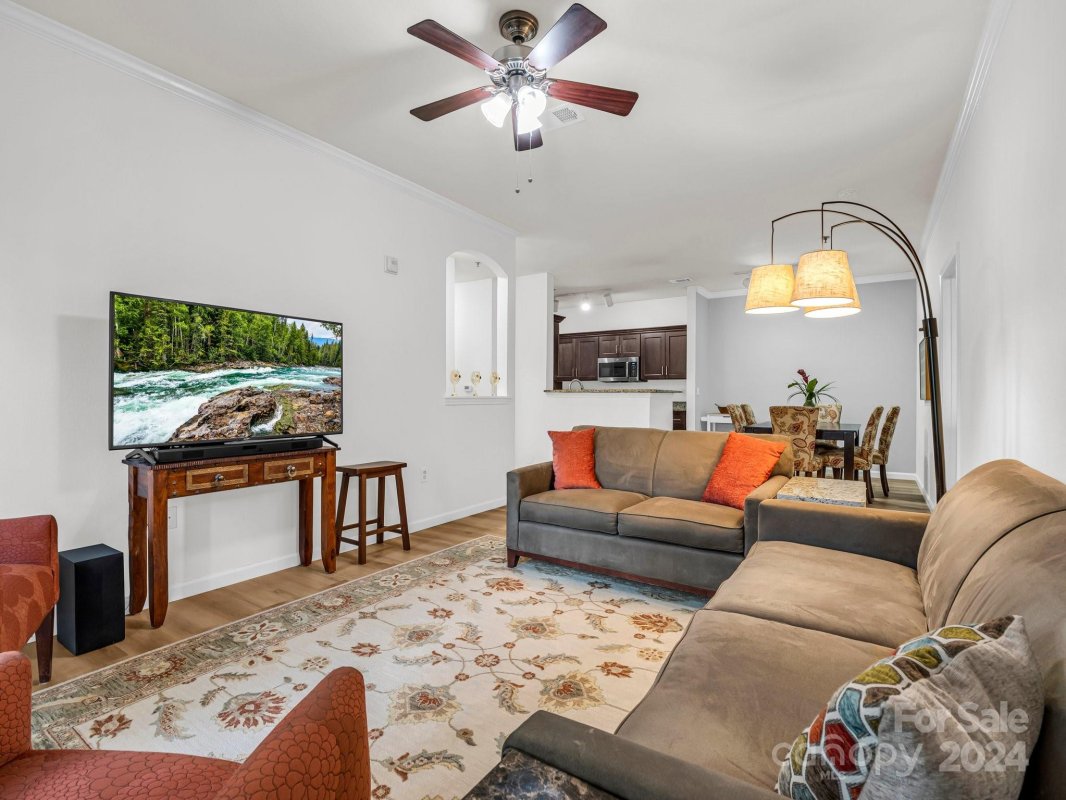 400 Vista Lake Drive 2