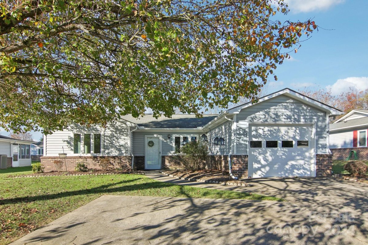 141 Derbyshire Drive