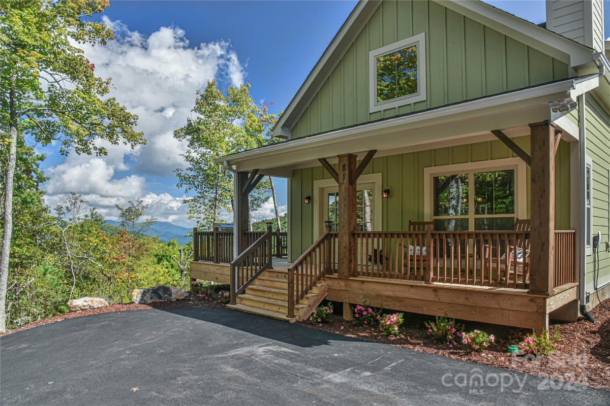 81 Mountain Falls Trail