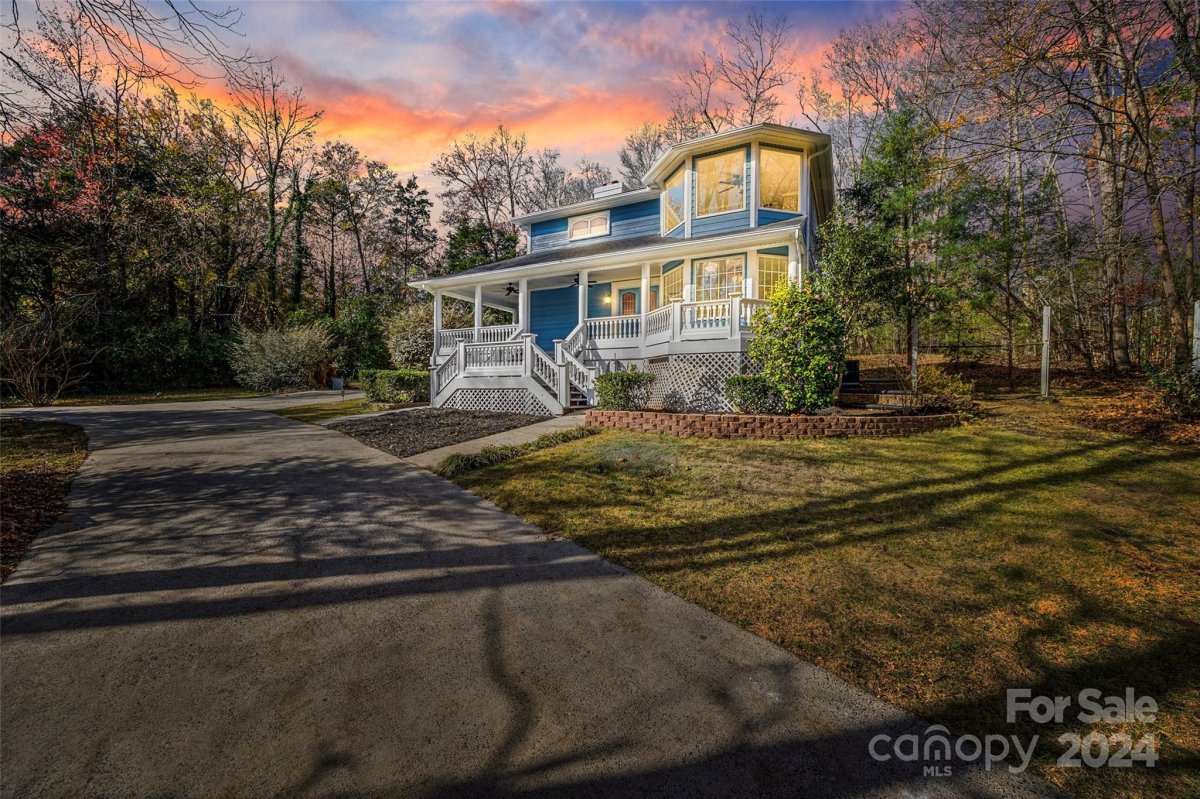 601 Lakeside Drive