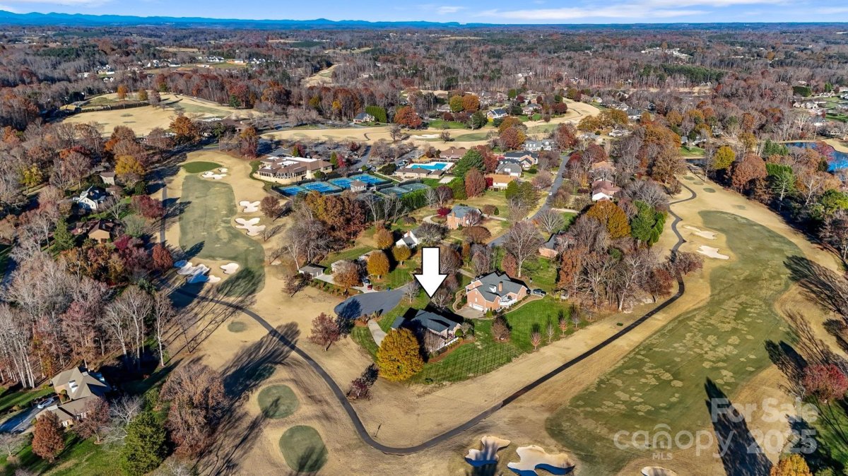 2425 Birdie Lane