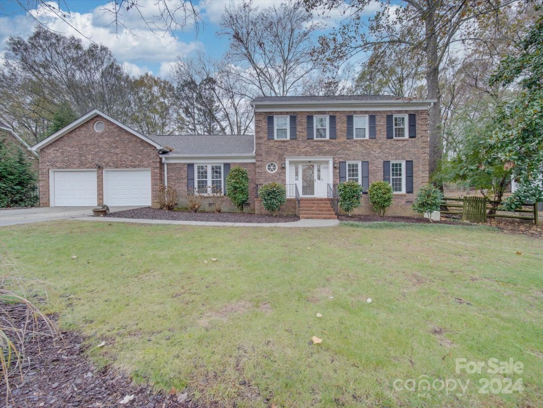 10312 Woodview Circle