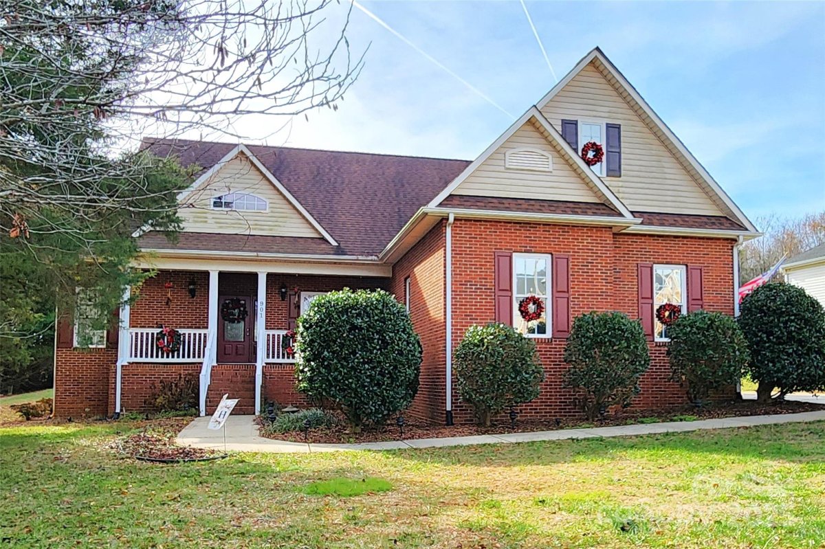 901 Huntington Hills Drive