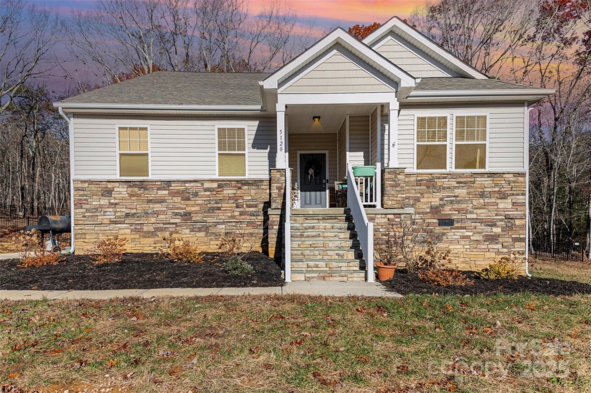 5120 Kings Pinnacle Drive