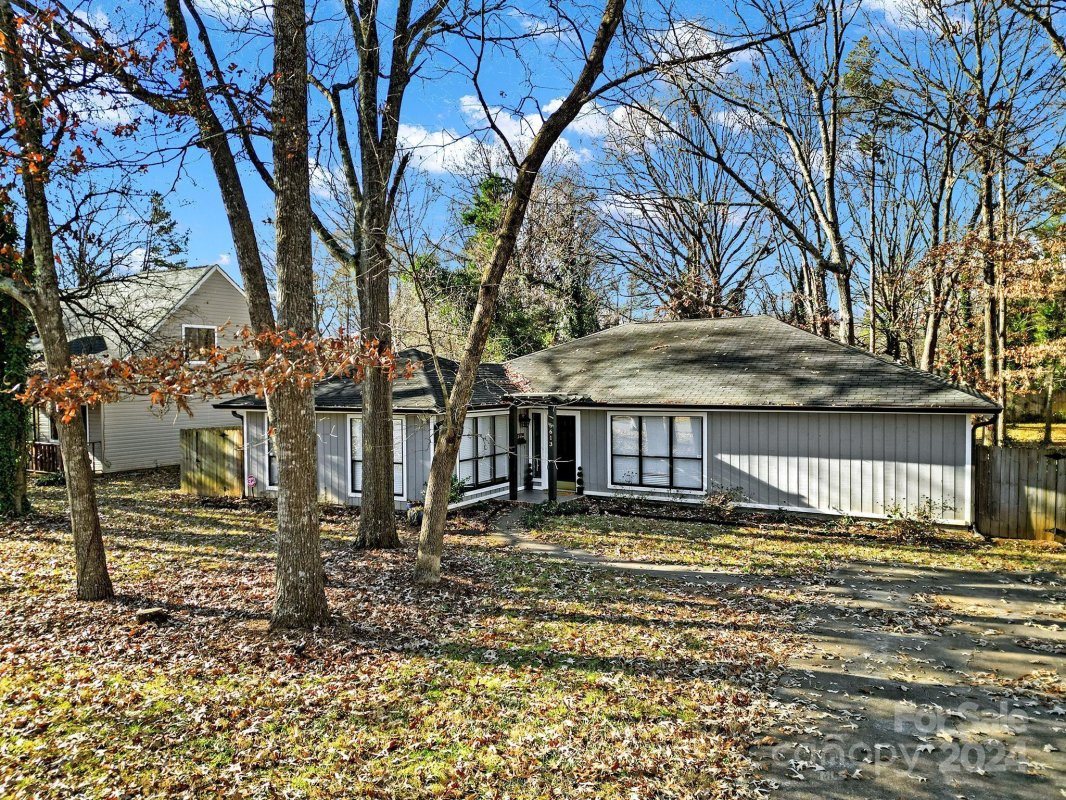 6613 Montezuma Trail