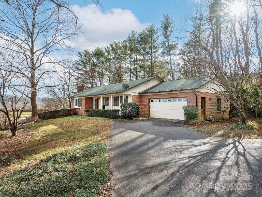 9 Carolewood Drive