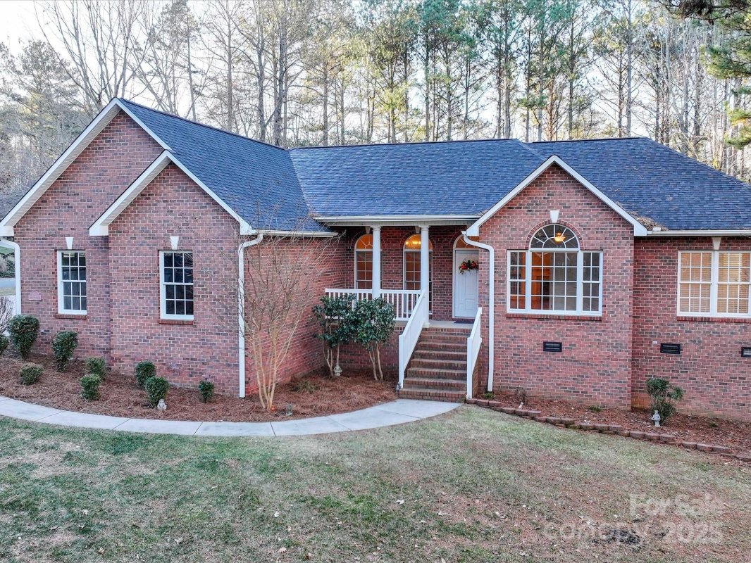 121 Sierra Woods Drive