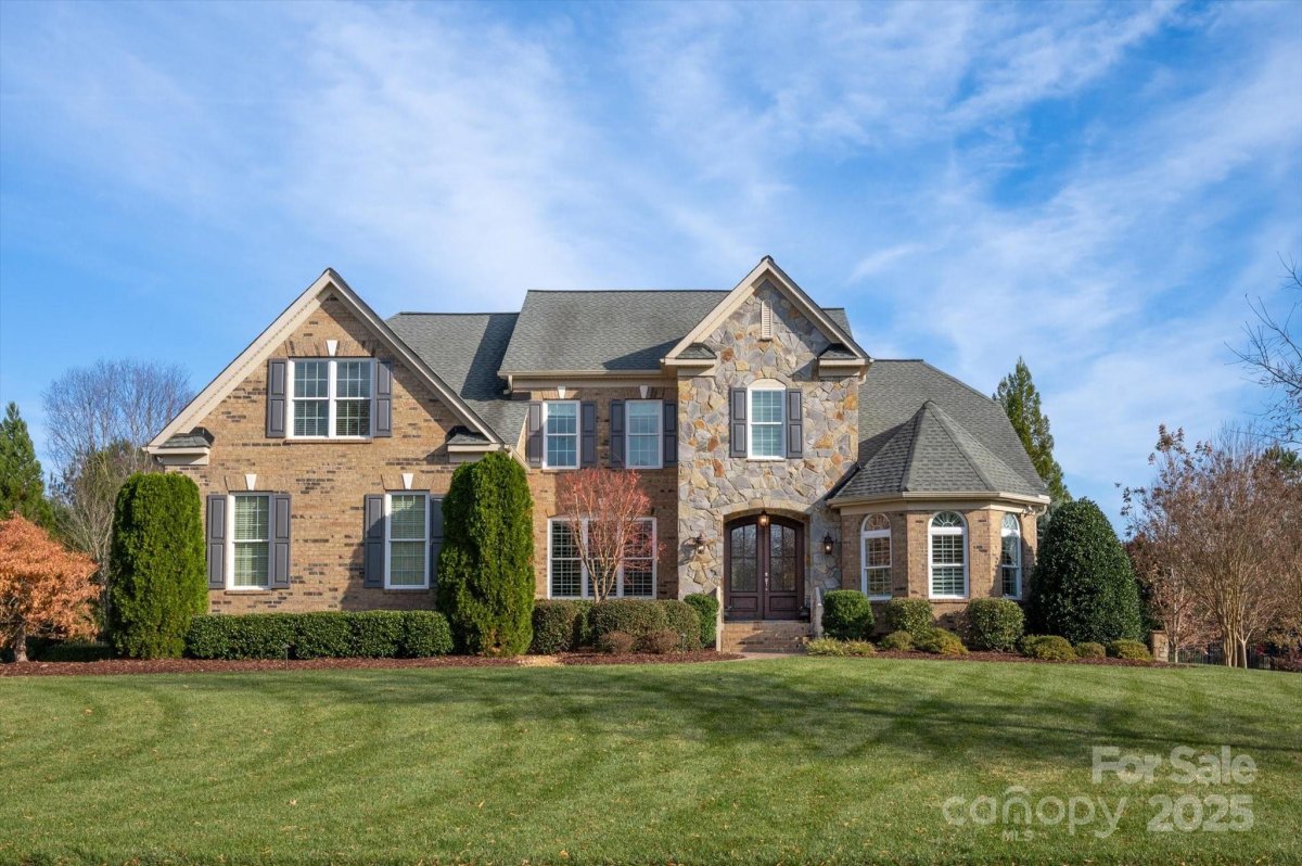 829 Wandering Way Drive