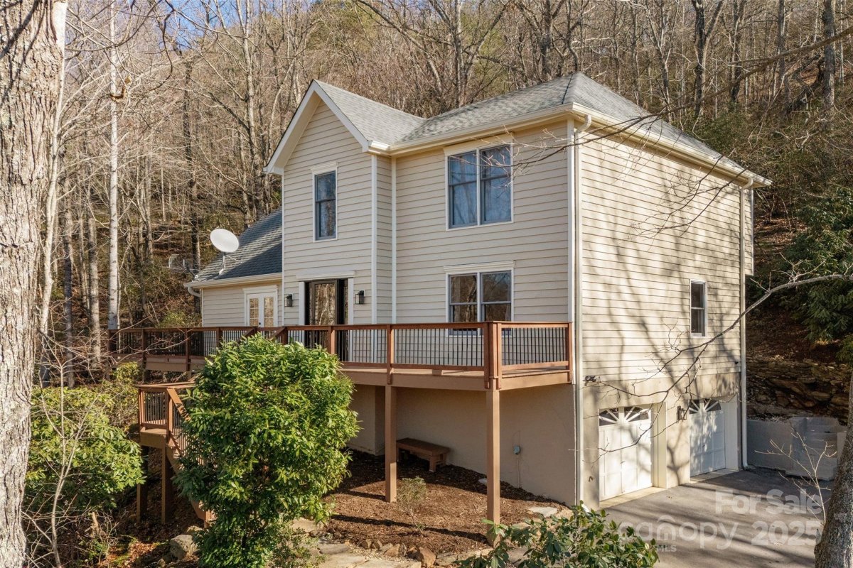 103 Honey Locust Drive