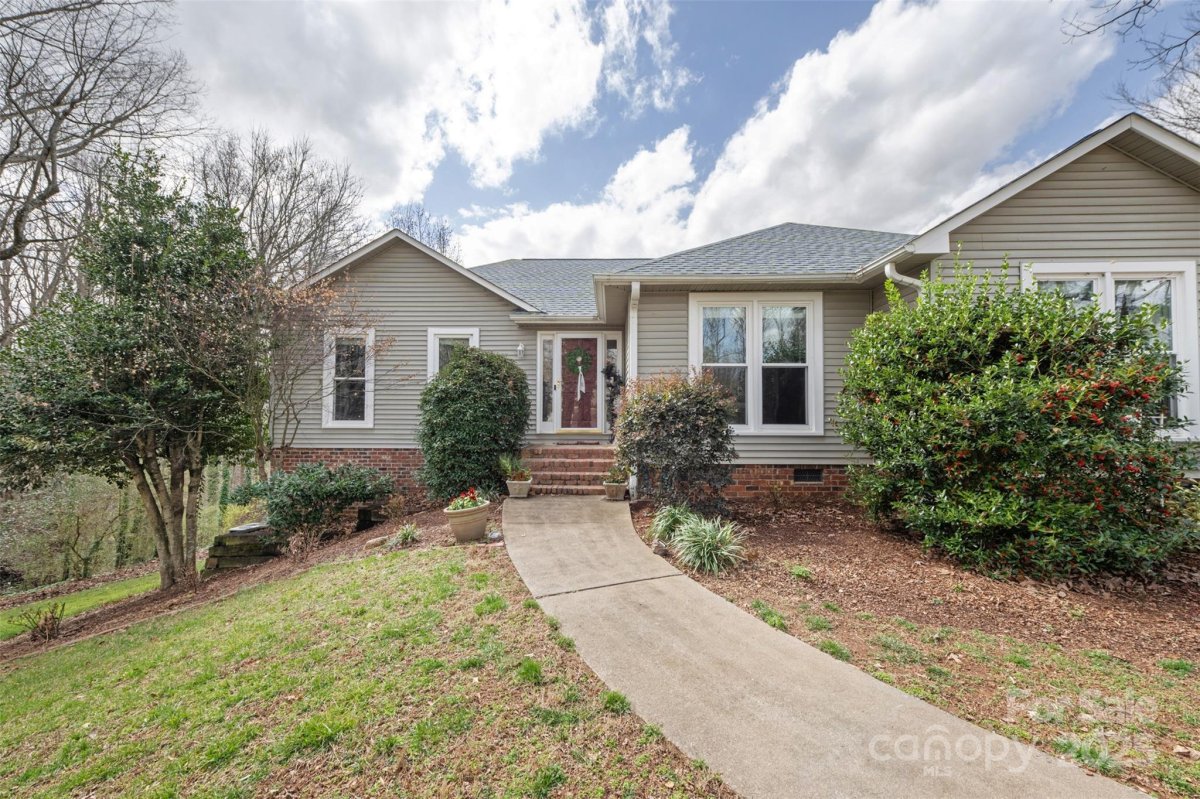 124 Muirfield Drive