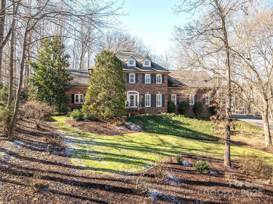 517 Stuart Ridge None