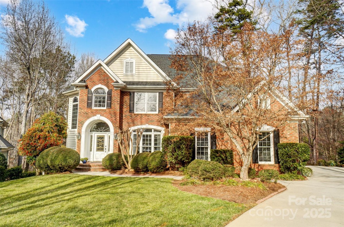 3504 Mountain Cove Drive
