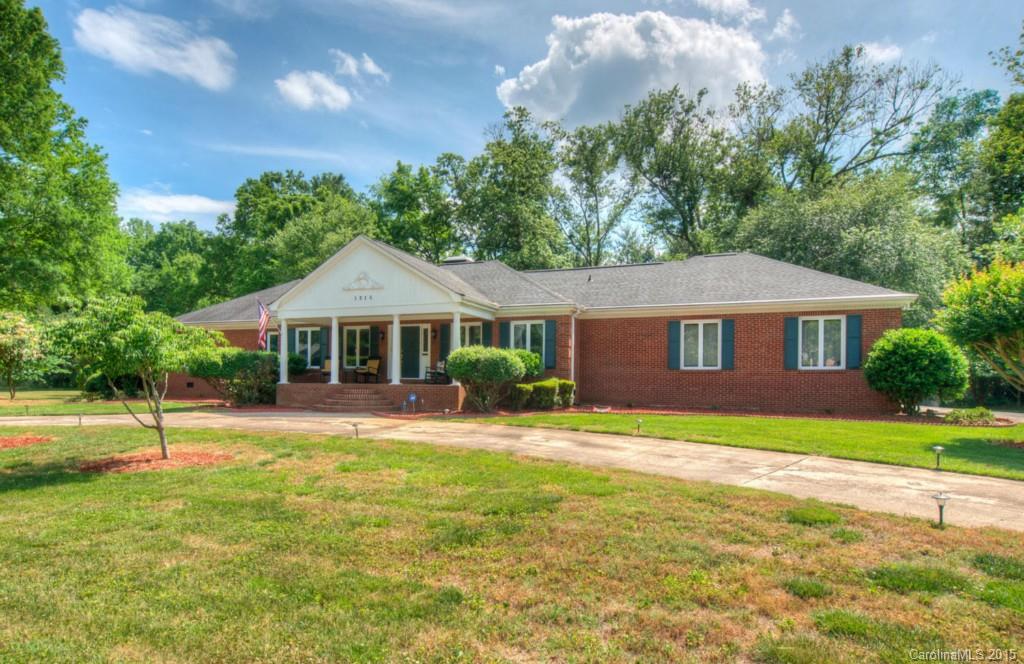 1215 Hillside Drive