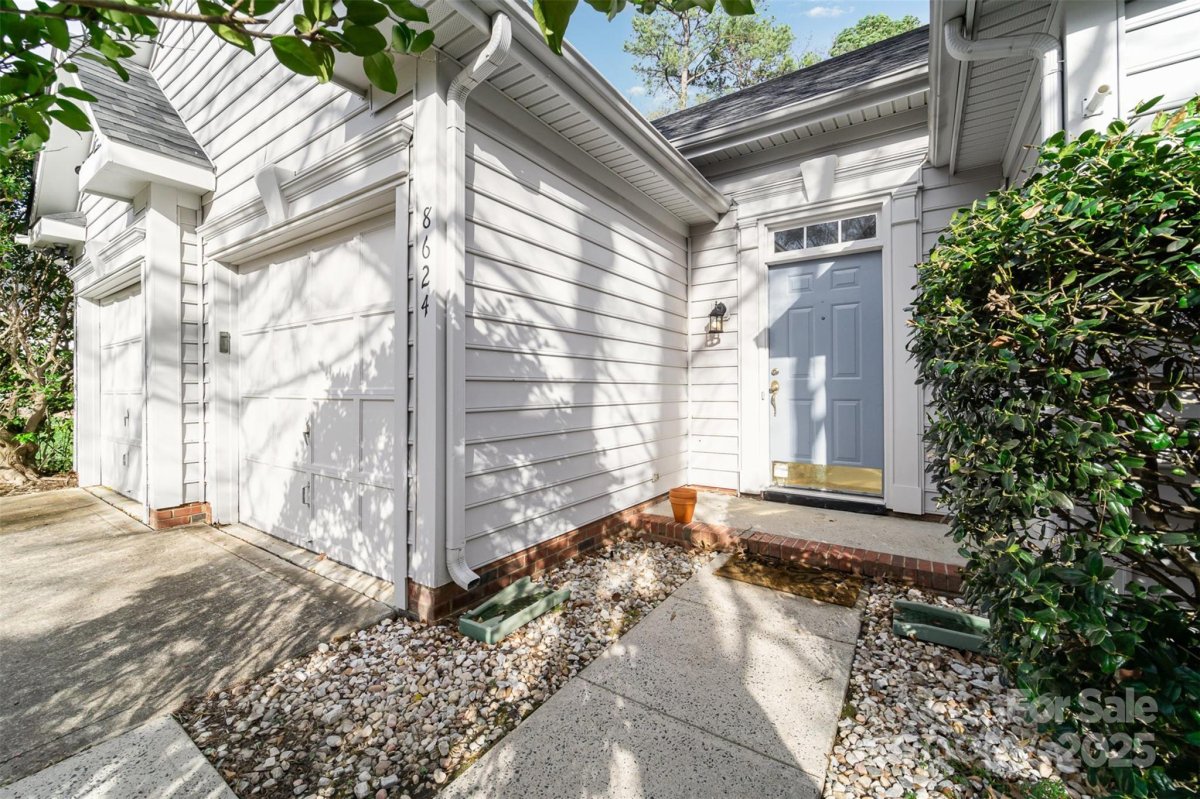 8624 Woodcock Lane