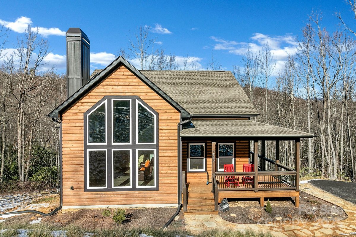 285 Arcadia Falls Way