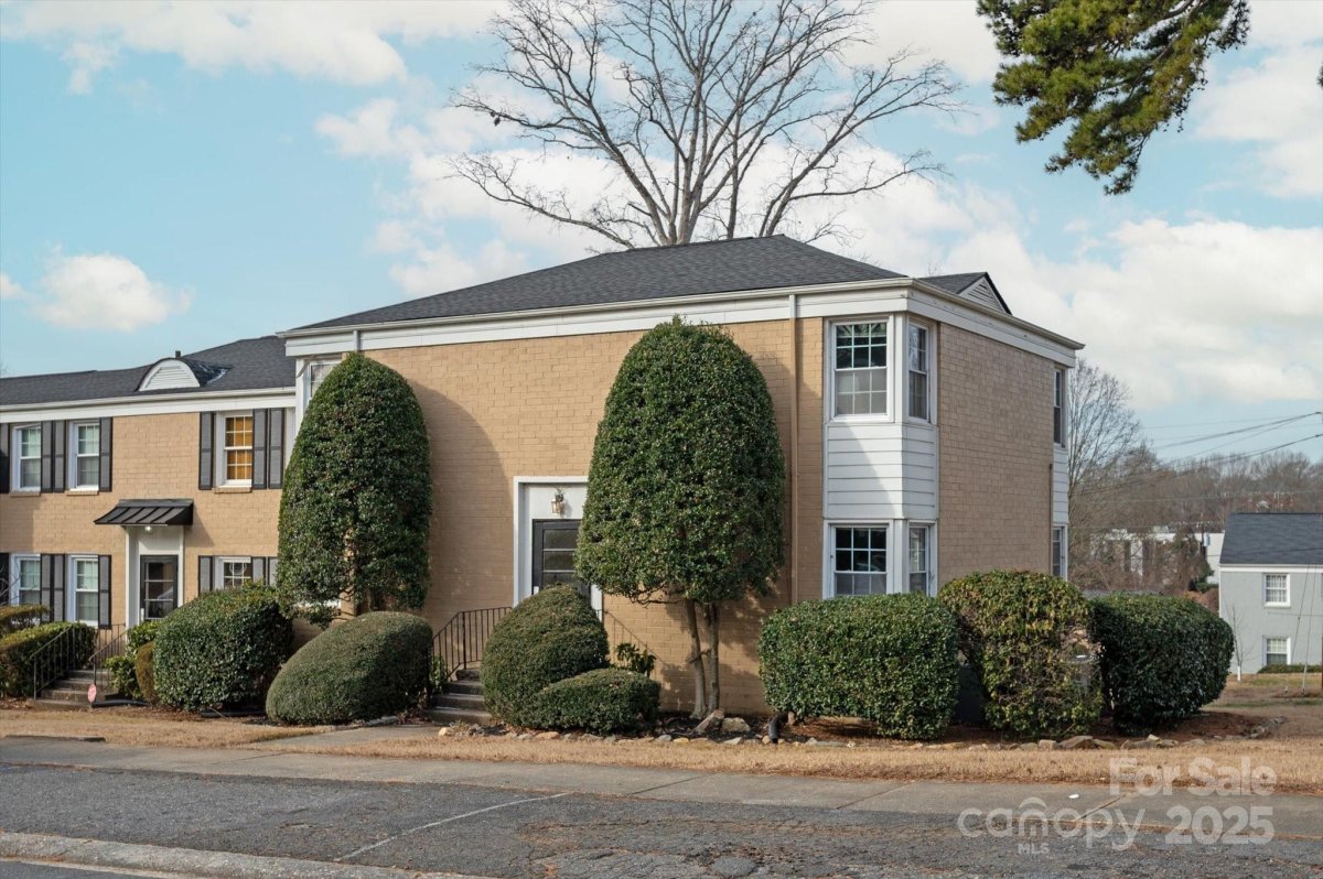 512 Wakefield Drive
