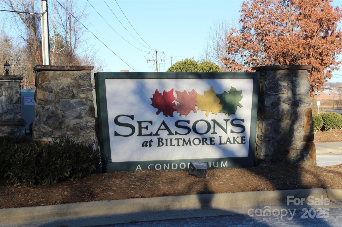 700 Vista Lake Drive 207