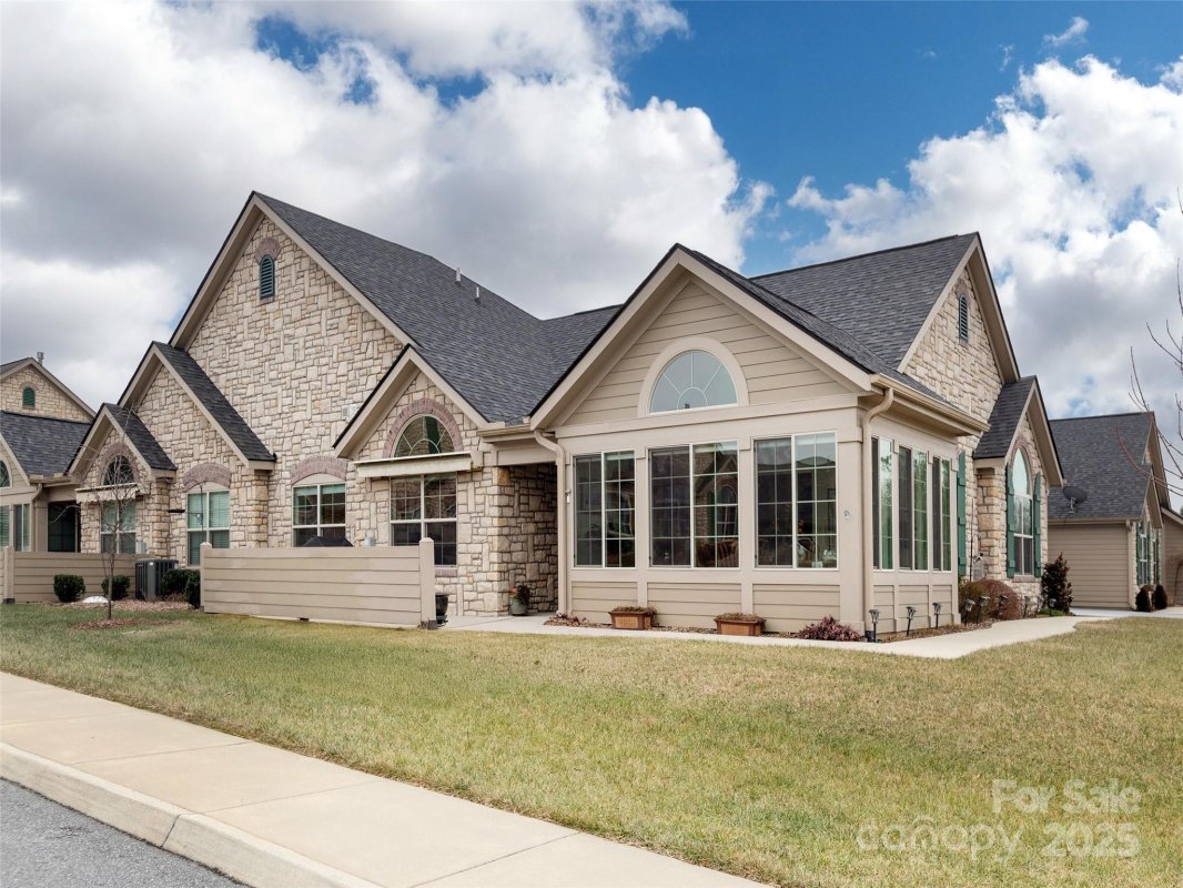 401 Summerfield Place