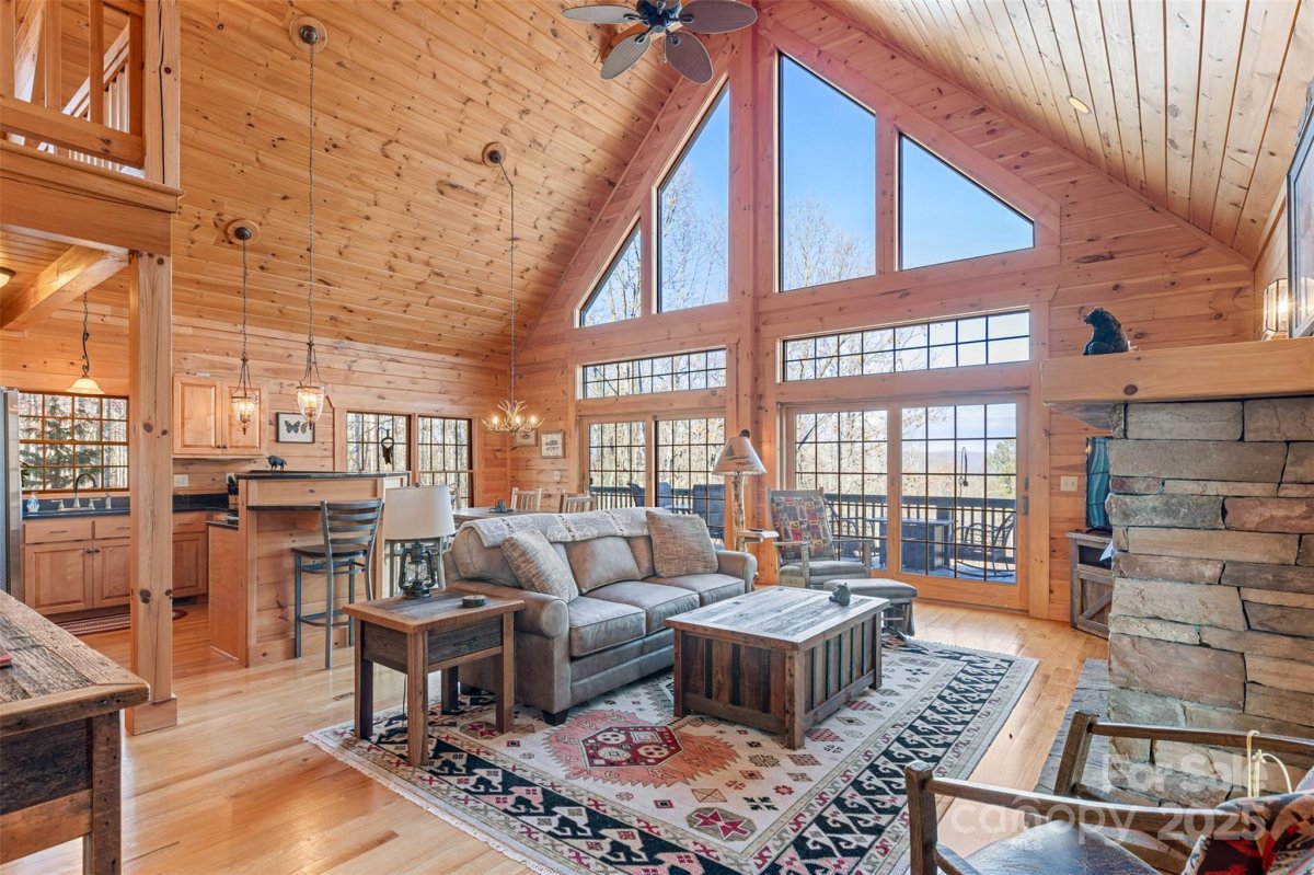 916 Grandview Peaks Drive