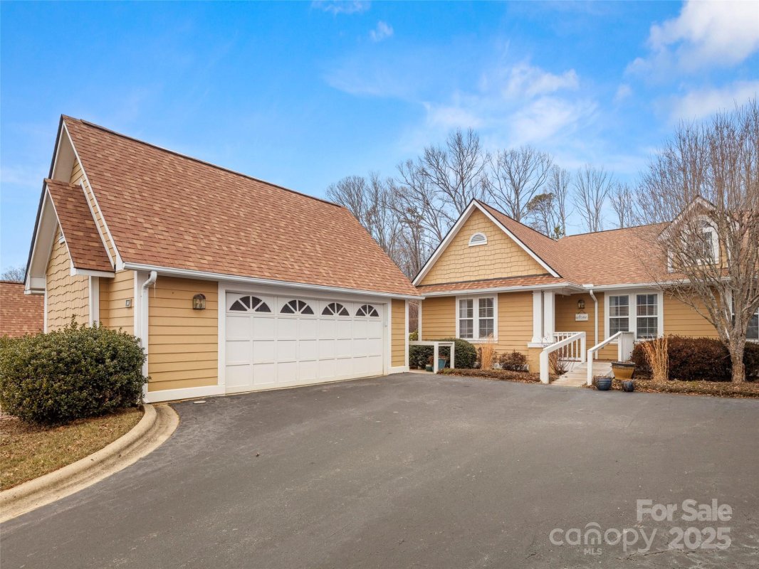 1401 Hyde Park Drive