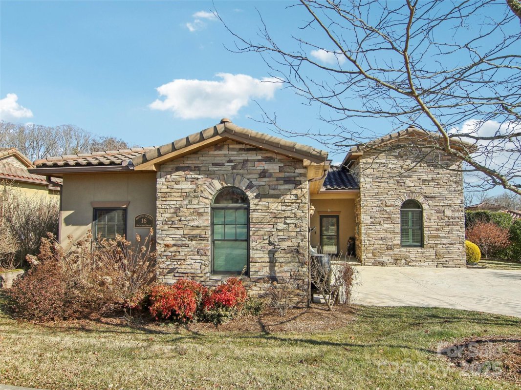 16 Pacifico Drive