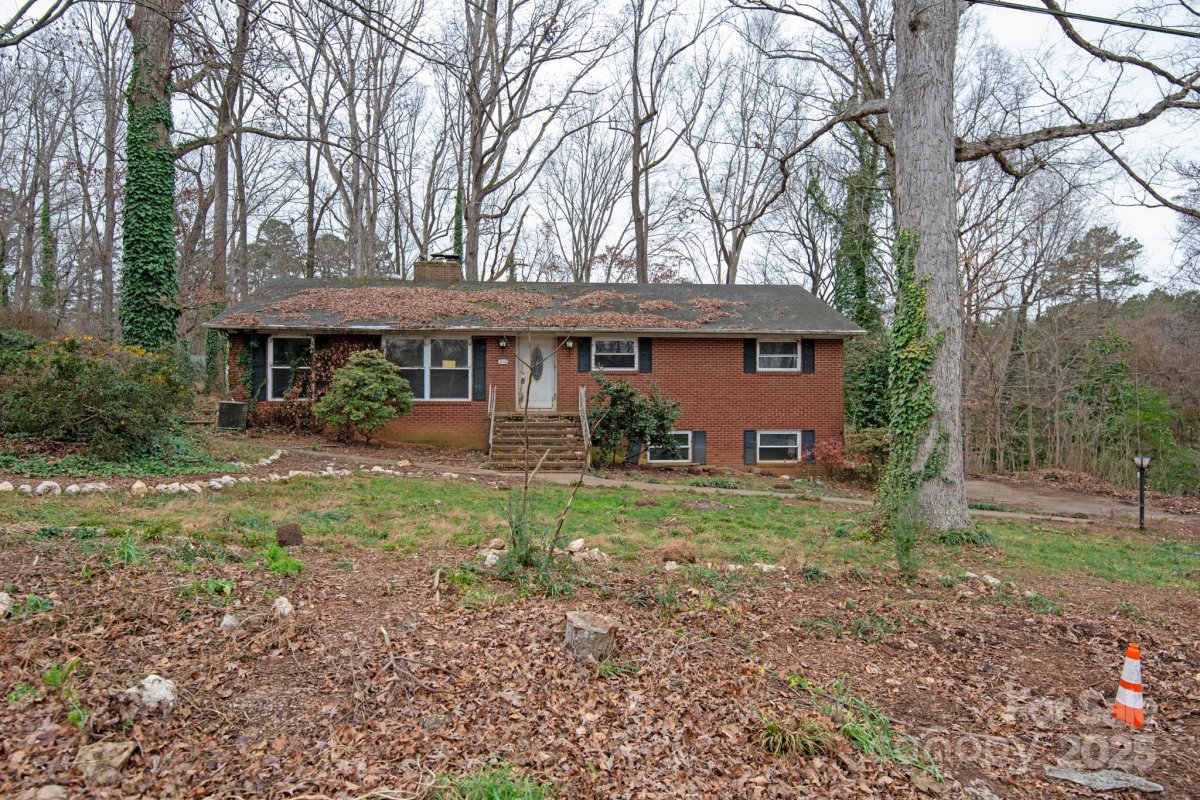 218 Kingsway Circle
