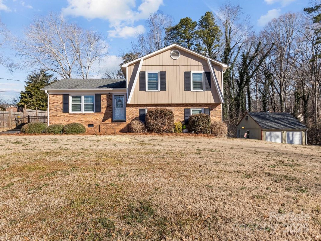 4532 Oakwood Circle