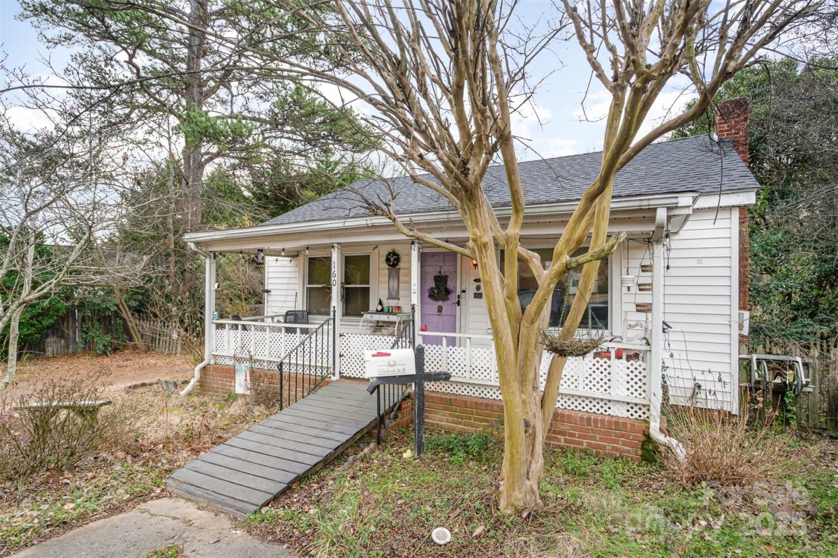 160 Brookwood Avenue