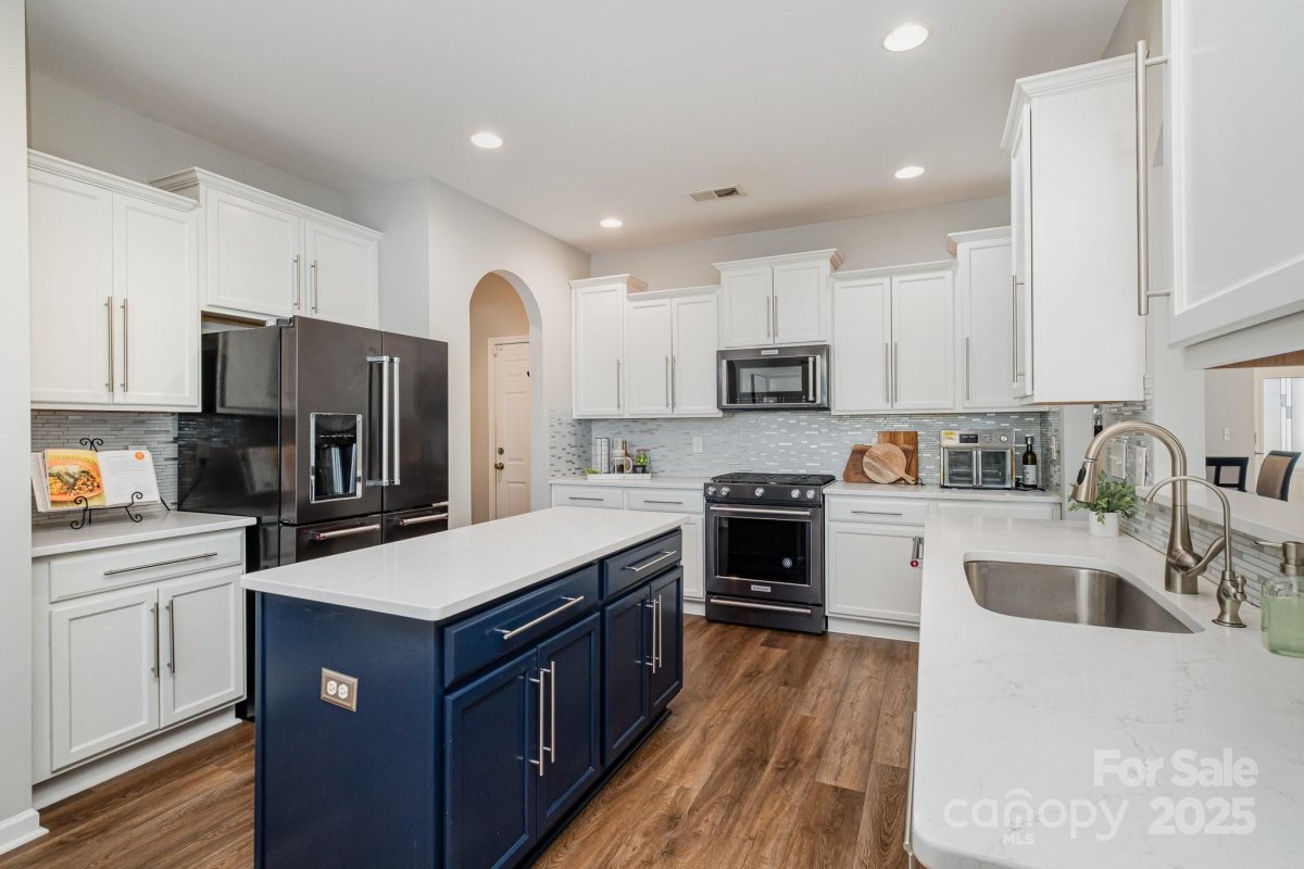 10149 Elizabeth Crest Lane