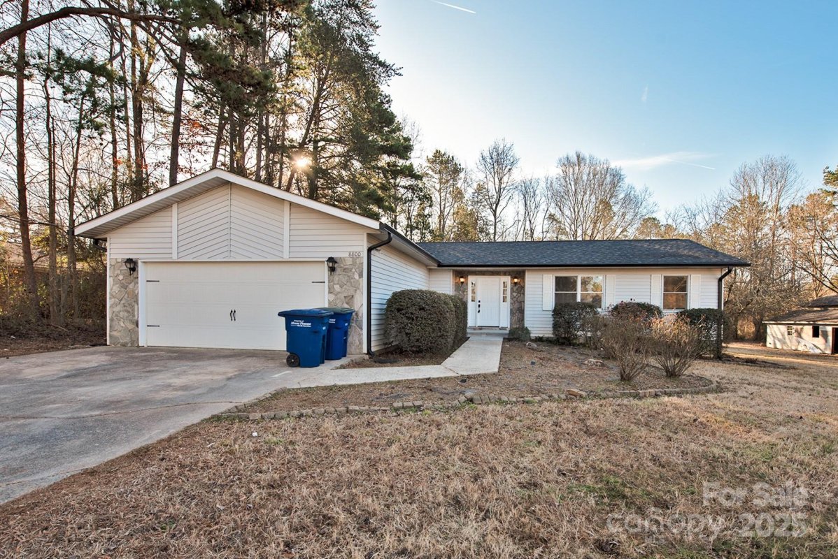 8800 Crestwood Drive