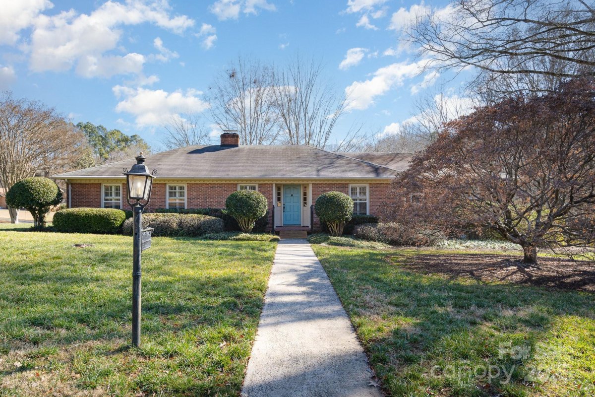422 Roselawn Place