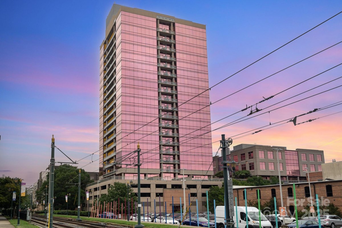 315 Arlington Avenue 604