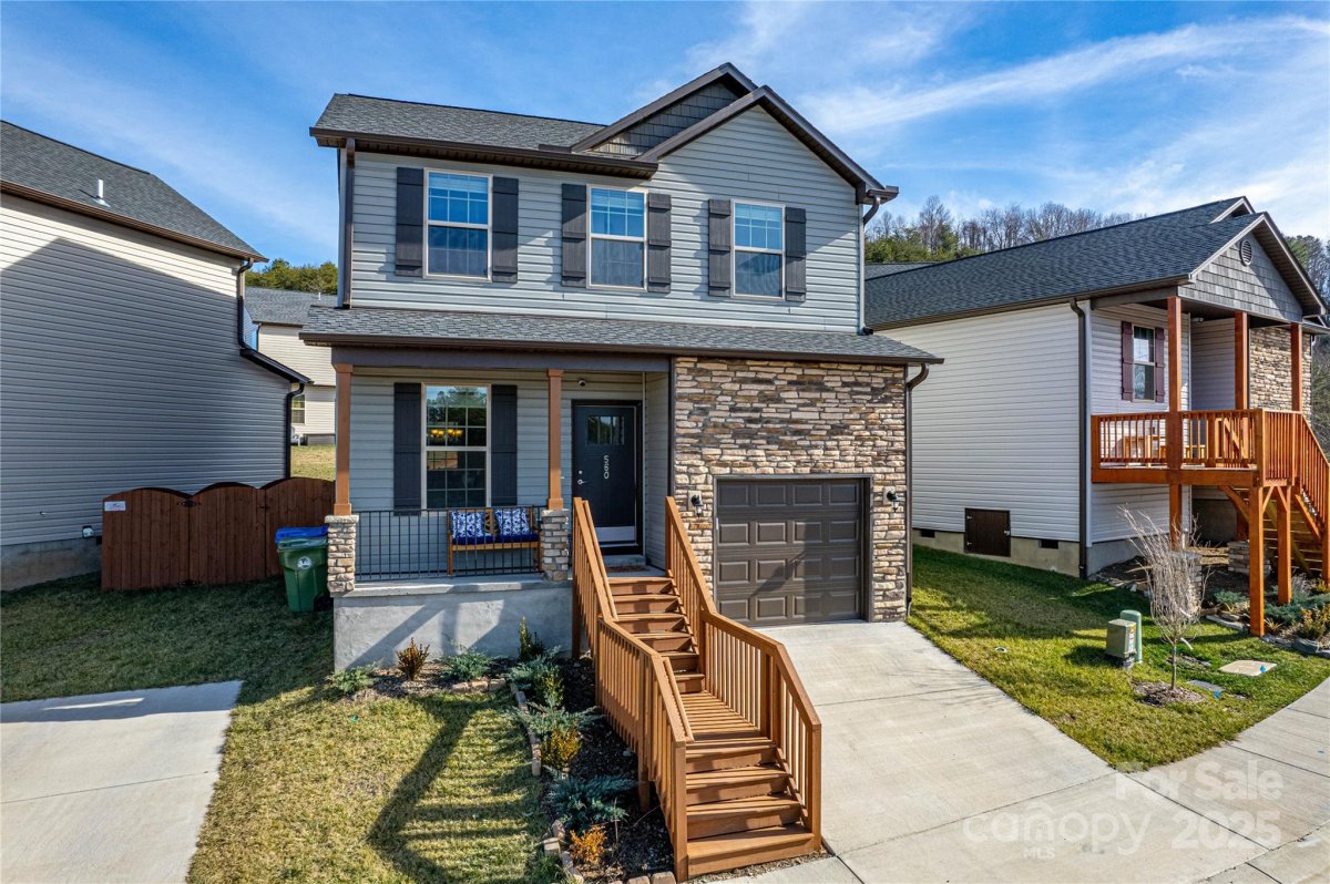 560 Cardwell Lane