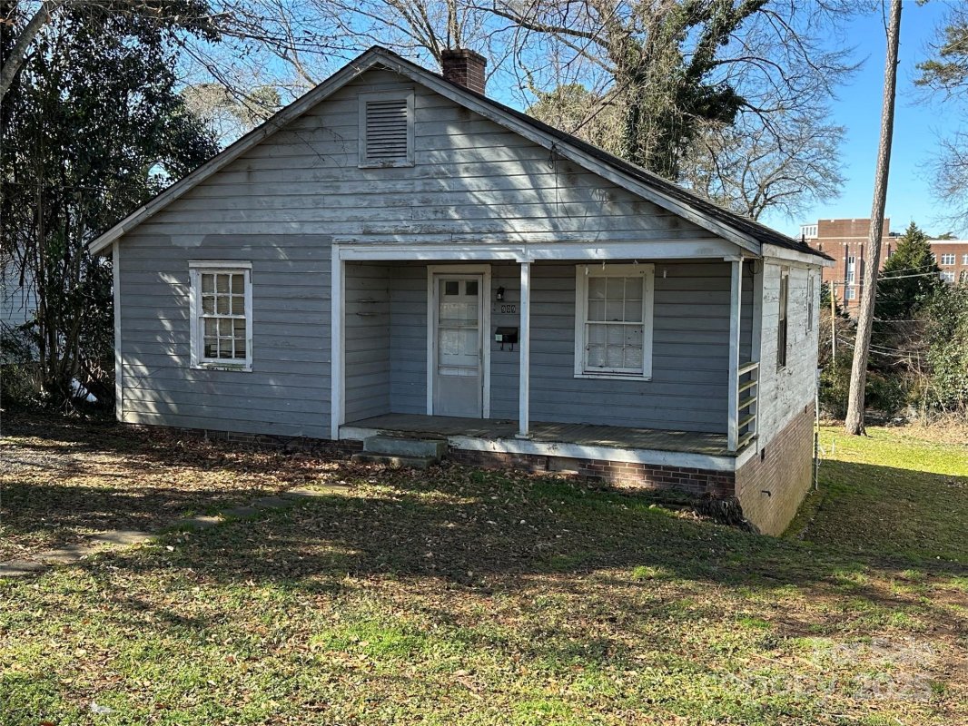 909 Gibbons Street